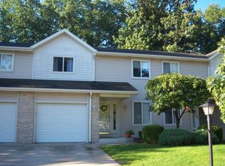 104 Indian Ridge Dr, Michigan City, IN 46360