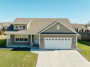 617 Fox Run Ln, Mount Pleasant, WI 53406