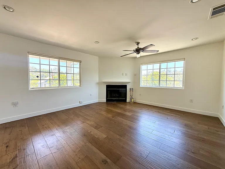 1616 Fargo St — Photo 3