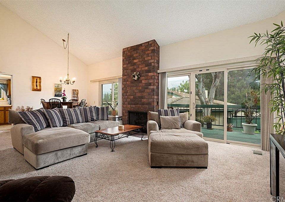 1st image of 2417 E Greenview Dr