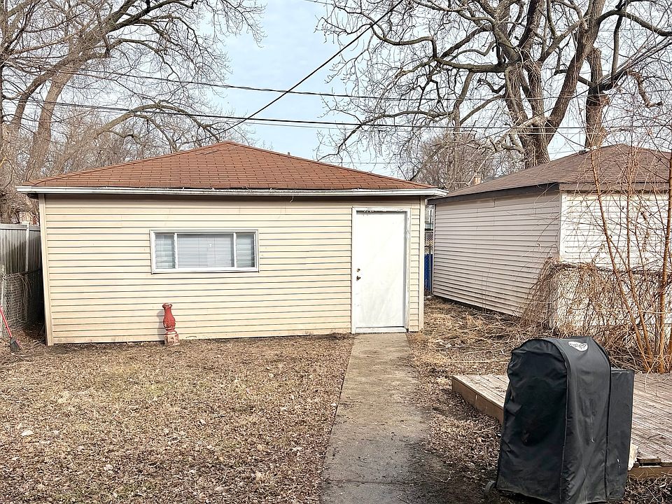 2nd image of 1116 W 111th Pl