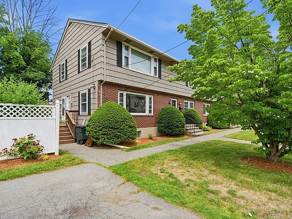 2nd image of 30 Bunkerhill St Unit 30