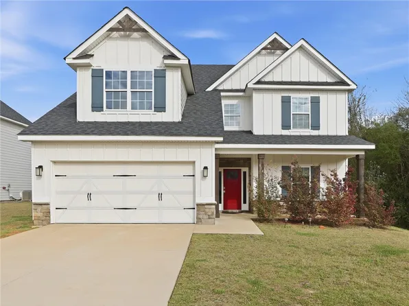 614 McKinley Dr, Opelika, AL 36804