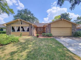 12207 Chartwell Dr, Houston, TX 77031