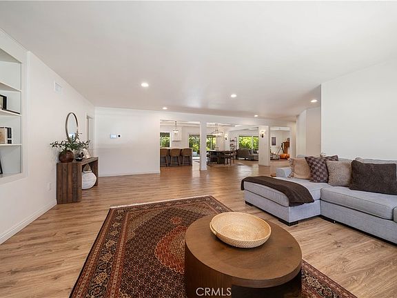 5th image of 5748 Larryan Dr
