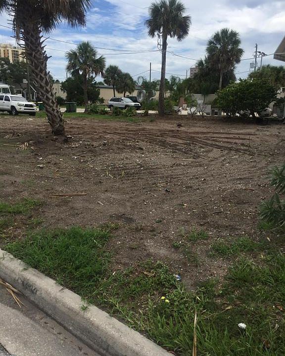1st image of 382 4th Ave S
