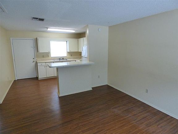3rd image of 2206 Section Dr