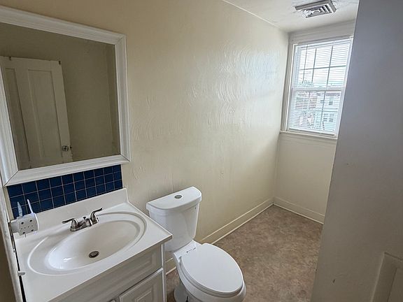 4th image of 804 E 26th St APT 2