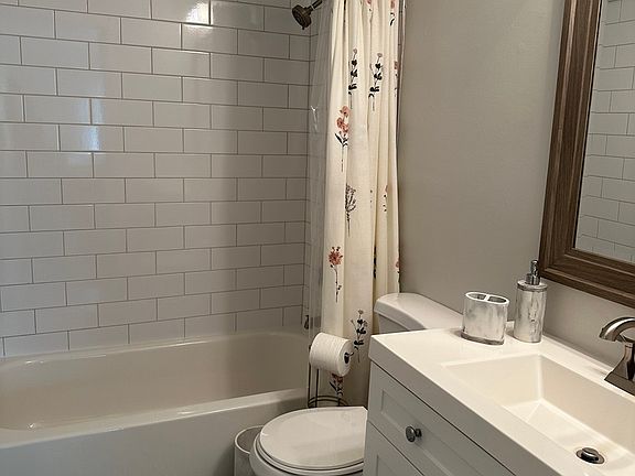 3rd image of 1104 Castilian Ct APT 206