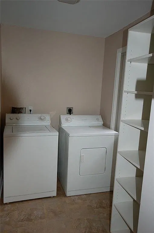 4 bed, 2.0 bath, 1400 sqft, $4,400 — Photo 4