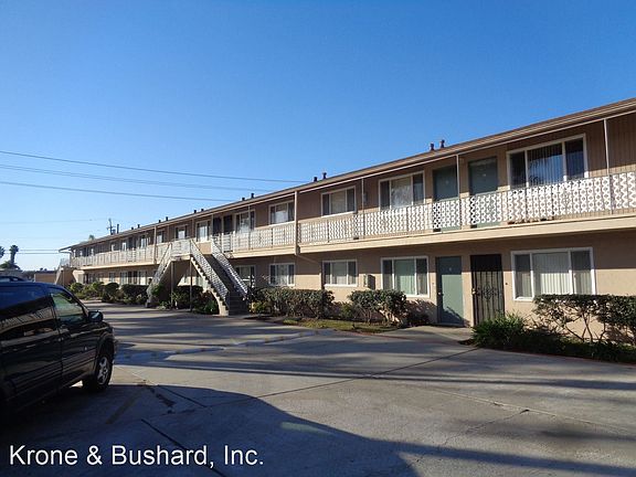 5th image of 575 Flower St #A