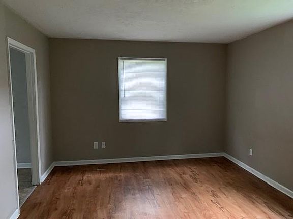 5th image of 3121 Priscilla Ave