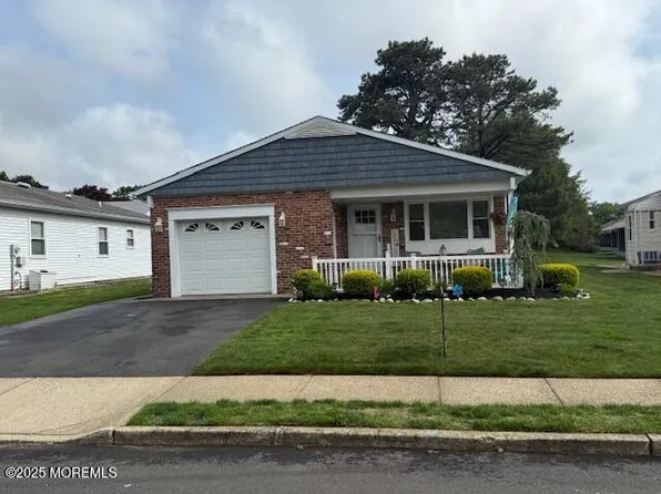 6 Madras Court, Toms River, NJ 08757