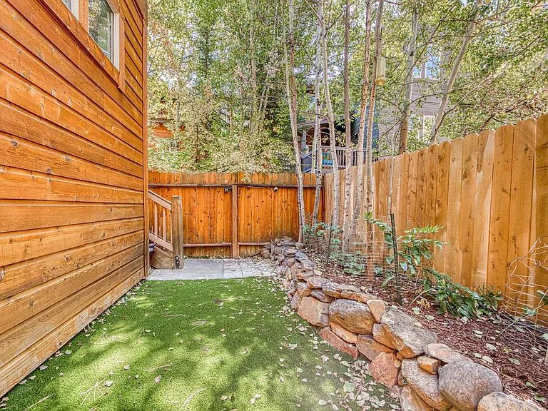 10559 Sara Bear Ln — Photo 40