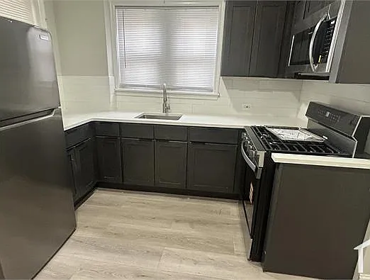 3 bed, $1,990 — Photo 1