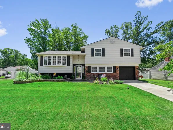 1049 Standish Dr, Turnersville, NJ 08012