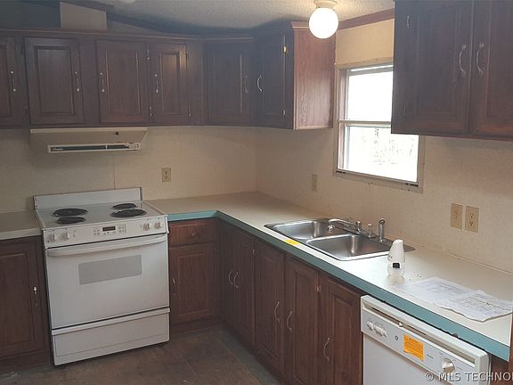5th image of 1821 N Beverly Dr