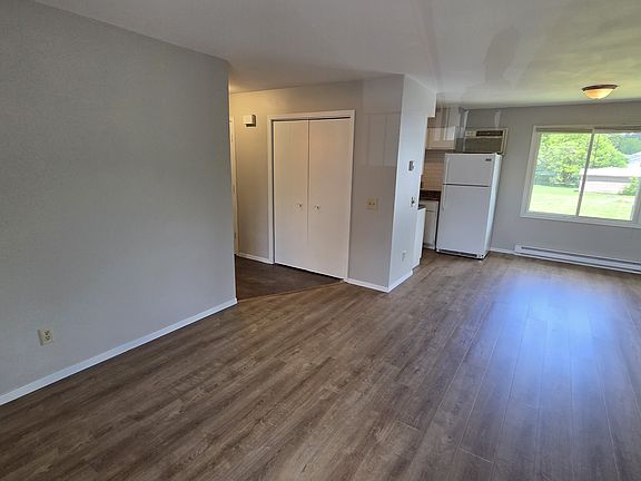 5th image of 1128 Sunset Ln APT 4
