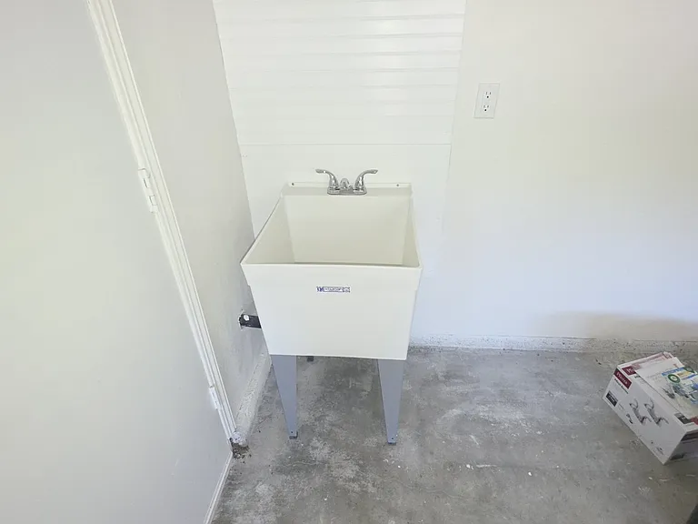 2794 Parkview Dr — Photo 34
