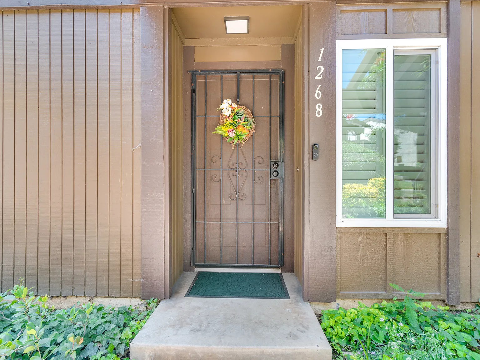 3 bed, 1076 sqft, $4,150 — Photo 2