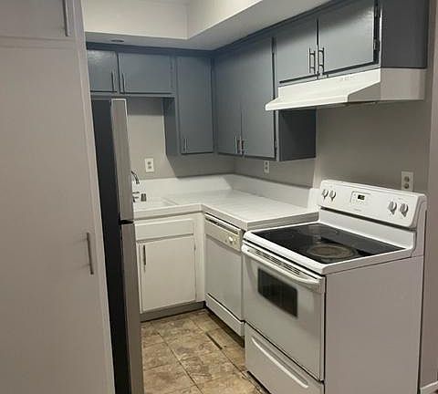 2nd image of 612 N Wilcox Ave APT 12