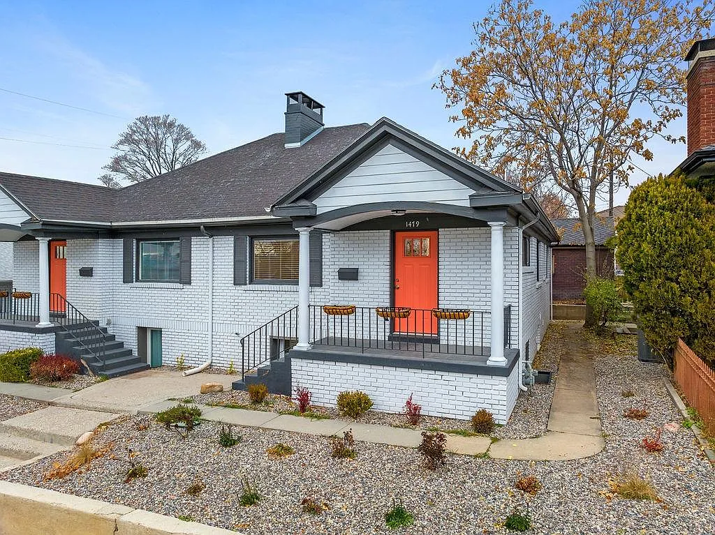 1479 E Roosevelt Ave — Photo 2