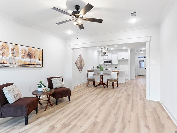4th image of 37077 Woodbine Ct