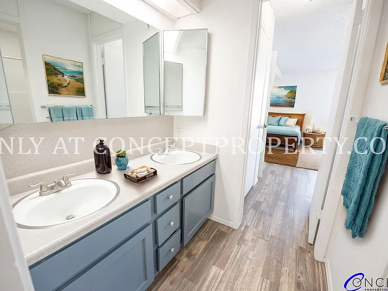 Foothill Terrace — Photo 255