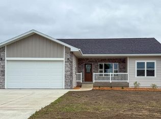 1016 Arbor Dr, South Sioux City, NE 68776