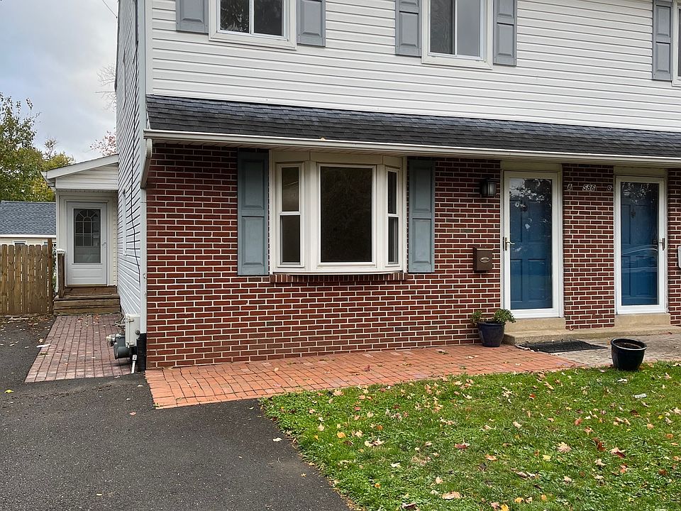 1st image of 586A Olive St #A