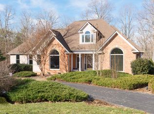 38 Tall Oaks Ct, Keswick, VA 22947