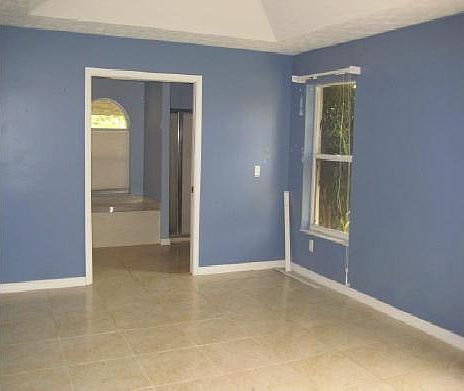 5th image of 349 SW South Quick Cir