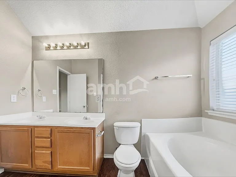 912 Buffalo Springs Dr — Photo 11