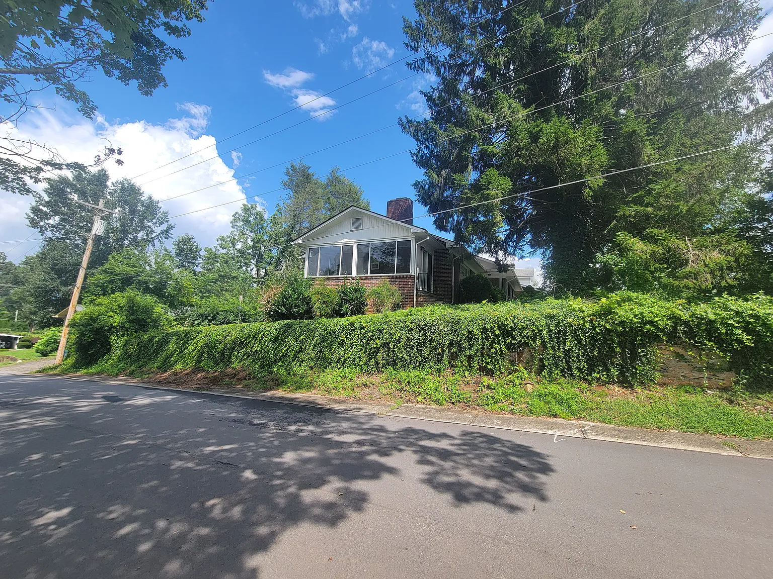 3 bed, $2,500 — Photo 2