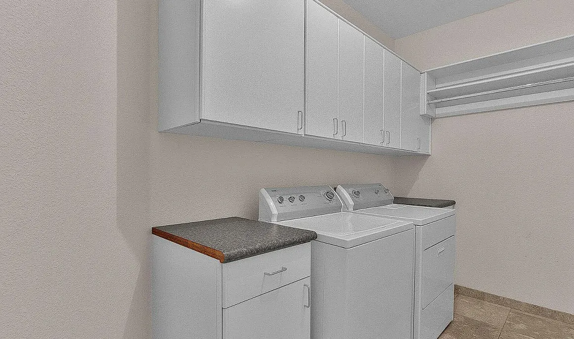 5 bed, 3266 sqft, $3,500 — Photo 2