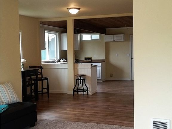 3rd image of 645 Bellevue Ave
