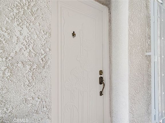 4th image of 444 Myrtle St APT 4