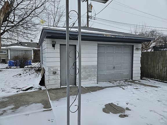 5th image of 26300 Fernwood St