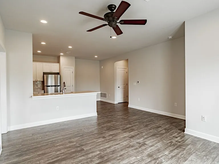 West Village Villas and Apartments — Photo 31