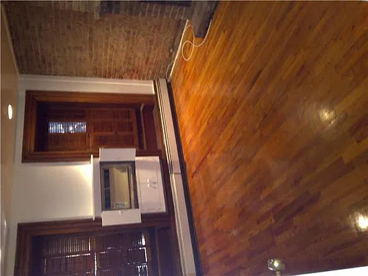 Sold by R New York | media 10