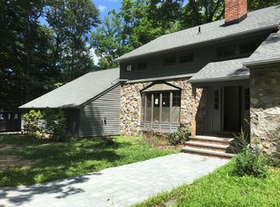 8 Cherry Tree Ln, Kinnelon, NJ 07405