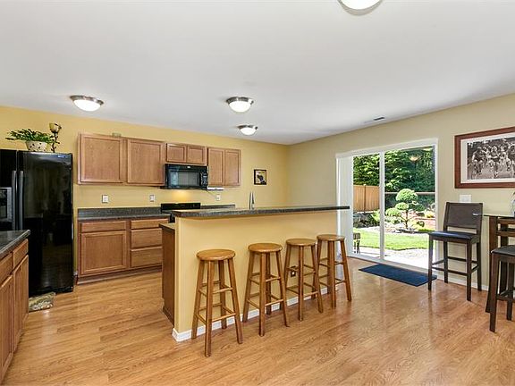 4th image of 8923 Venn Ave SE