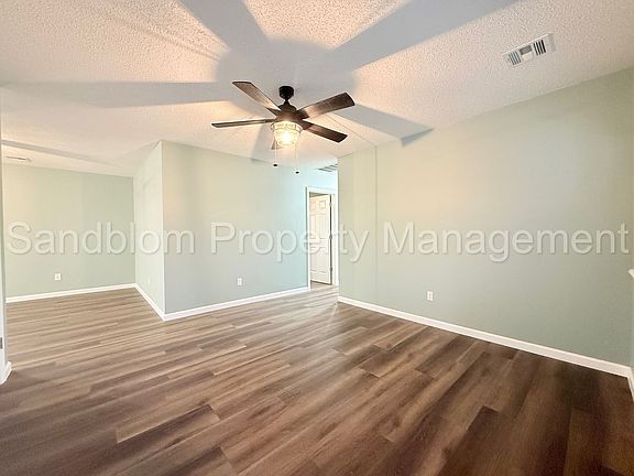 4th image of 4915 Greenan Dr
