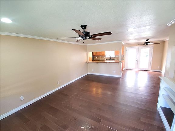 5th image of 27 W Hale Ave