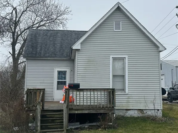210 E Jackson St, Paris, IL 61944