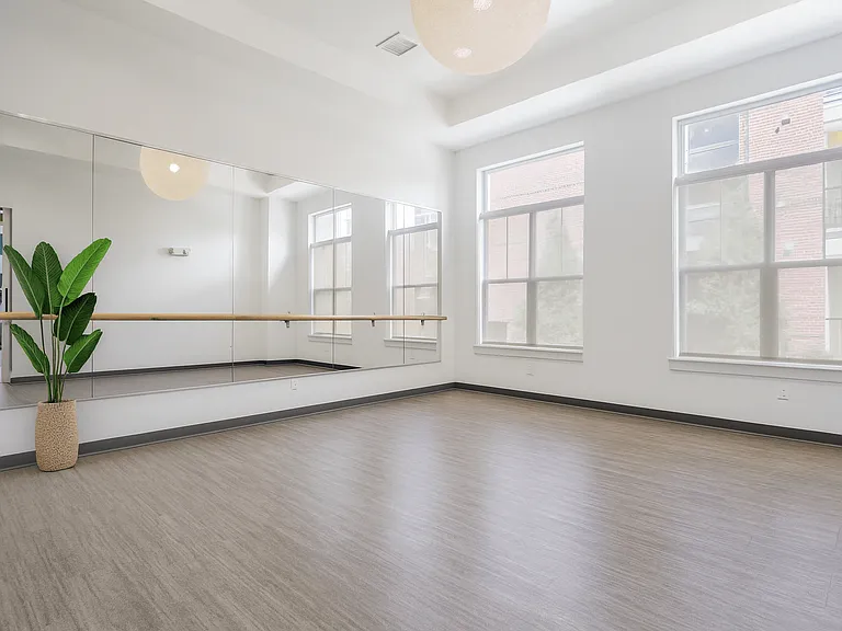 Austin Park Apartments — Photo 15