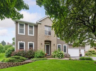 1183 Tristan Trl, Chaska, MN 55318