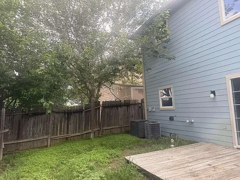 1675 Hugh Rd #B — Photo 12