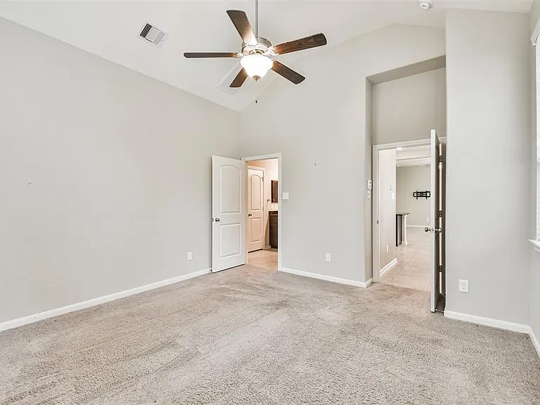 226 Biltmore Loop — Photo 16