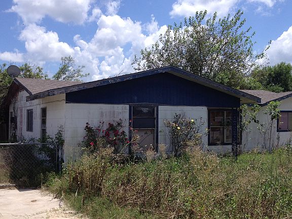 2nd image of 206 Barbuda St